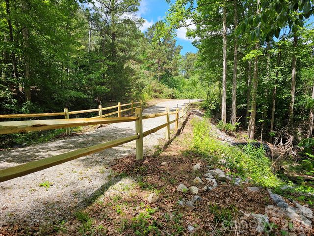 5692 Brooklyn Road, Great Falls, SC 29055