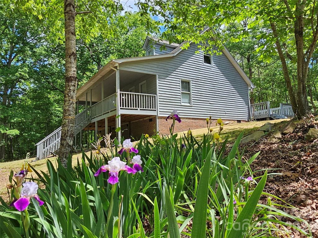 5692 Brooklyn Road, Great Falls, SC 29055