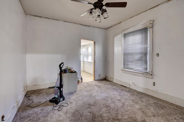 1160 S Maple Street, Carthage, MO 64836