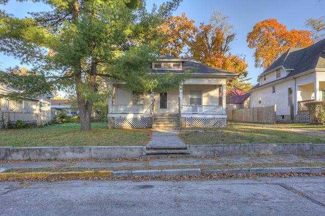 1160 S Maple Street, Carthage, MO 64836