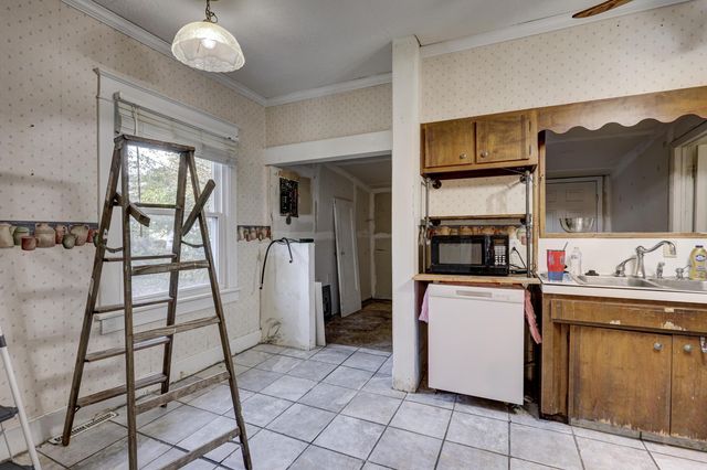 1160 S Maple Street, Carthage, MO 64836