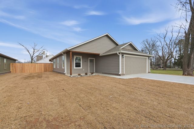 323 A Street NW, Inola, OK 74036