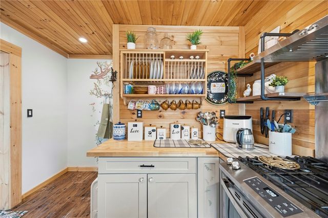 2042 North Clinton Avenue, Rochester, NY 14621