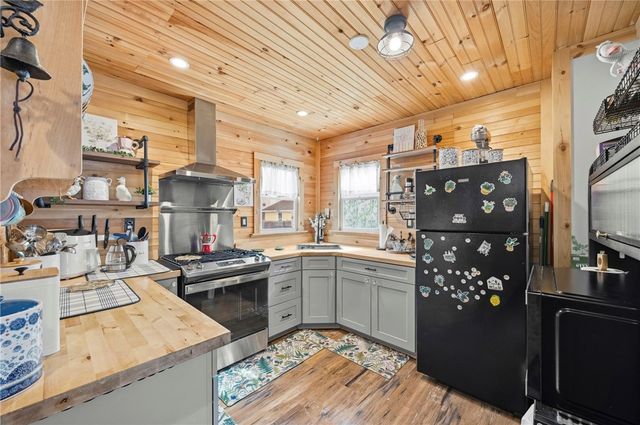 2042 North Clinton Avenue, Rochester, NY 14621