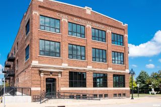 1001 SW Adams St Unit 102, Peoria, IL 61602