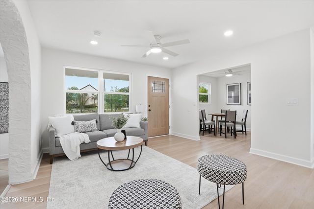 850 HOLLY Drive, Jacksonville Beach, FL 32250