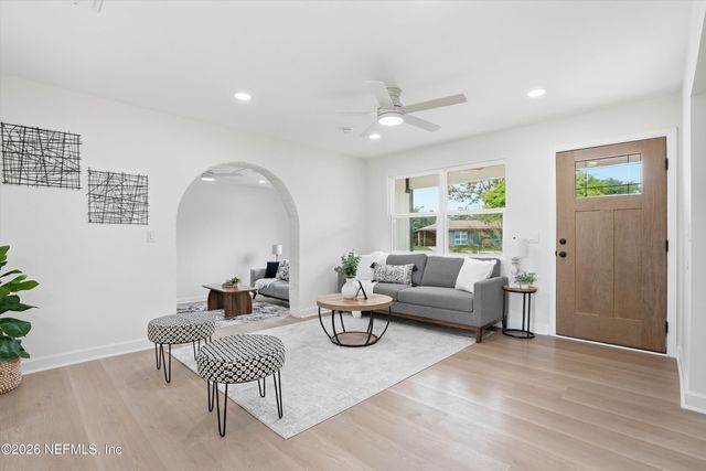 850 HOLLY Drive, Jacksonville Beach, FL 32250