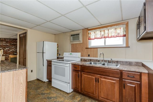 185 Parkside Avenue, Pawtucket, RI 02861