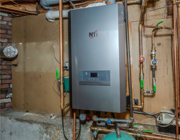 185 Parkside Avenue, Pawtucket, RI 02861