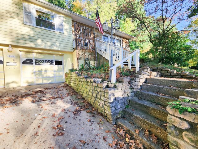 1318 Graf Street, Lancaster, OH 43130