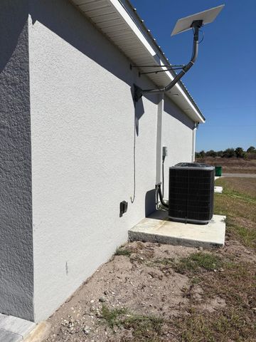 9019 S Castle Circle, Labelle, FL 33935