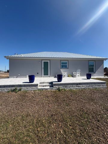 9019 S Castle Circle, Labelle, FL 33935