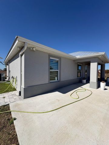 9019 S Castle Circle, Labelle, FL 33935