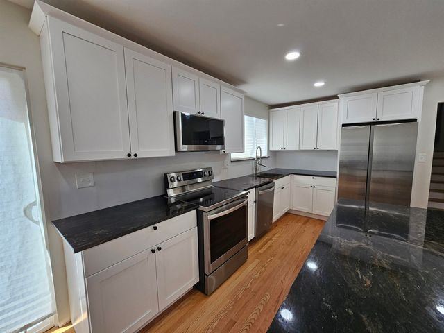 19245 Eldridge Lane, Southfield, MI 48076