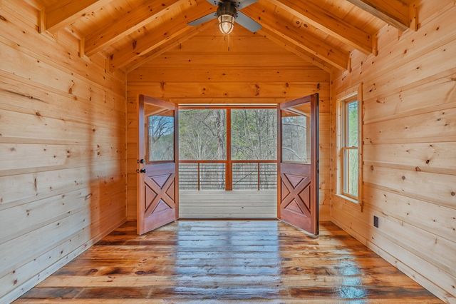 138 Rhondas Way, Ellijay, GA 30540
