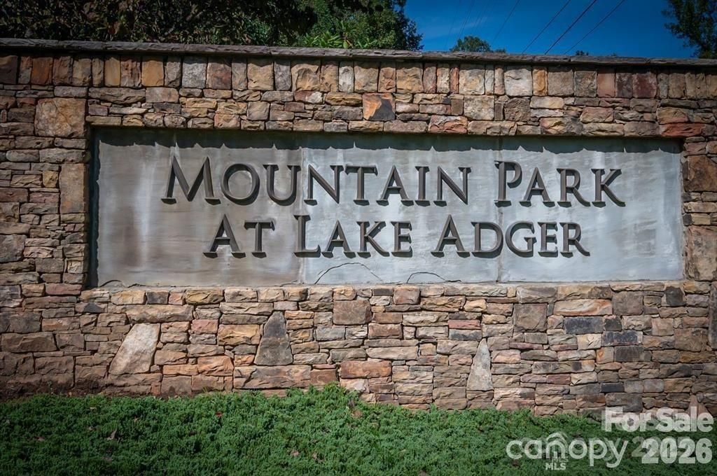 26 Mountain Parkway 26, Mill Spring, NC 28756