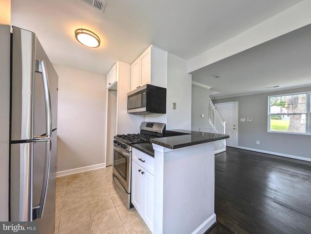 6892 HAWTHORNE ST, Hyattsville, MD 20785