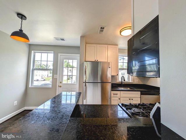 6892 HAWTHORNE ST, Hyattsville, MD 20785