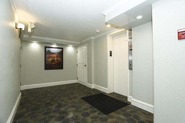 2222 E Belleview PLACE #309, Milwaukee, WI 53211