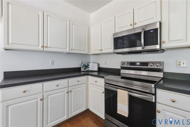 8724 Hillcreek Dr, Chesterfield, VA 23112