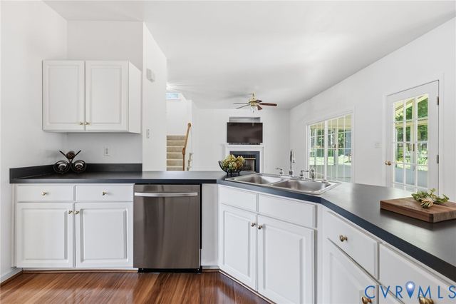 8724 Hillcreek Dr, Chesterfield, VA 23112