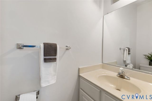 8724 Hillcreek Dr, Chesterfield, VA 23112