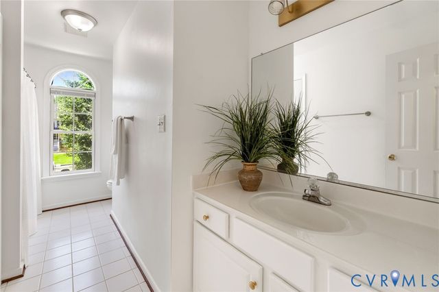 8724 Hillcreek Dr, Chesterfield, VA 23112