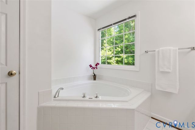 8724 Hillcreek Dr, Chesterfield, VA 23112
