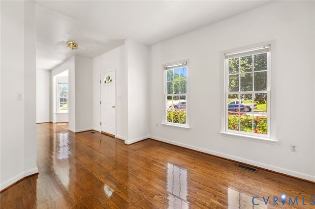 8724 Hillcreek Dr, Chesterfield, VA 23112