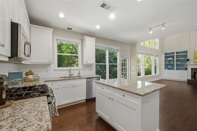 1662 Reserve Way, Decatur, GA 30033