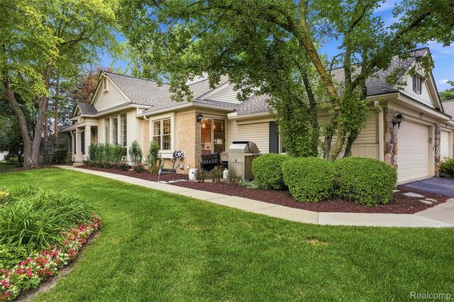 6012 Danbury Court, West Bloomfield Charter Township, MI 48322