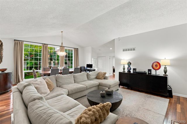 6012 Danbury Court, West Bloomfield Charter Township, MI 48322