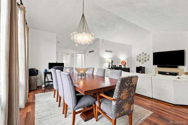 6012 Danbury Court, West Bloomfield Charter Township, MI 48322