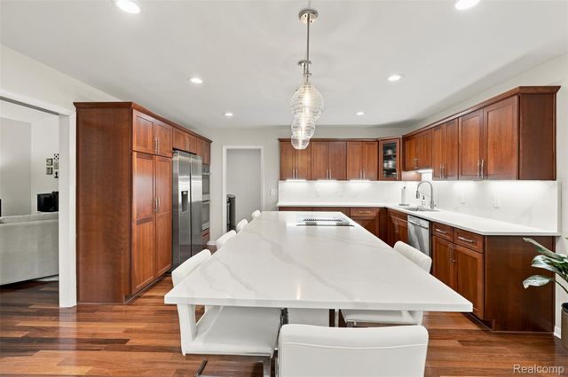6012 Danbury Court, West Bloomfield Charter Township, MI 48322