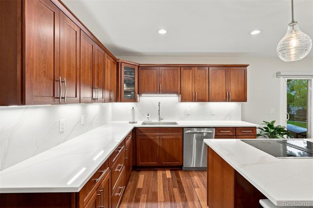 6012 Danbury Court, West Bloomfield Charter Township, MI 48322