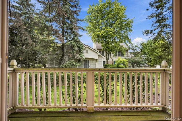 6012 Danbury Court, West Bloomfield Charter Township, MI 48322