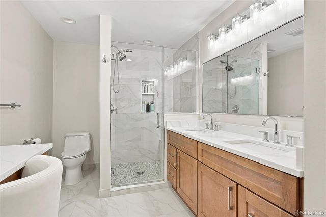 6012 Danbury Court, West Bloomfield Charter Township, MI 48322