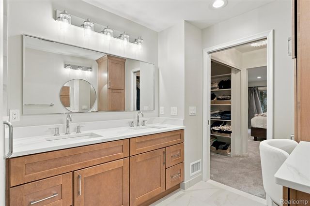 6012 Danbury Court, West Bloomfield Charter Township, MI 48322