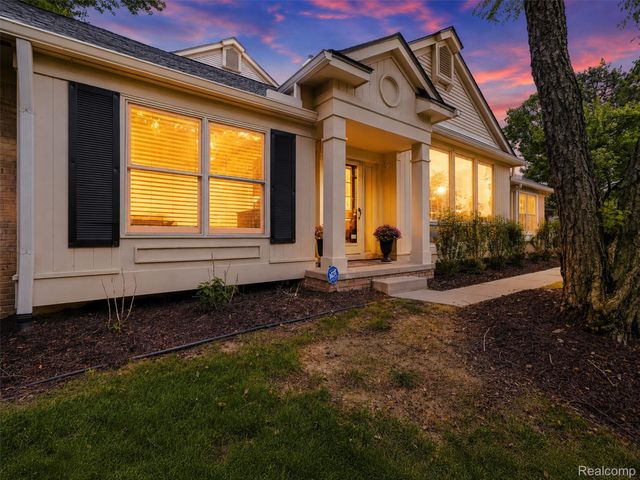 6012 Danbury Court, West Bloomfield Charter Township, MI 48322