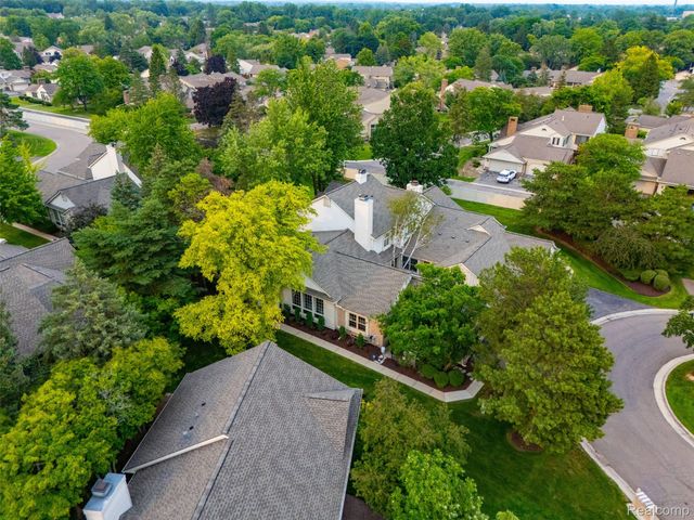 6012 Danbury Court, West Bloomfield Charter Township, MI 48322