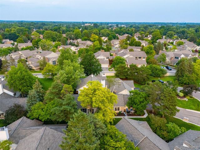 6012 Danbury Court, West Bloomfield Charter Township, MI 48322
