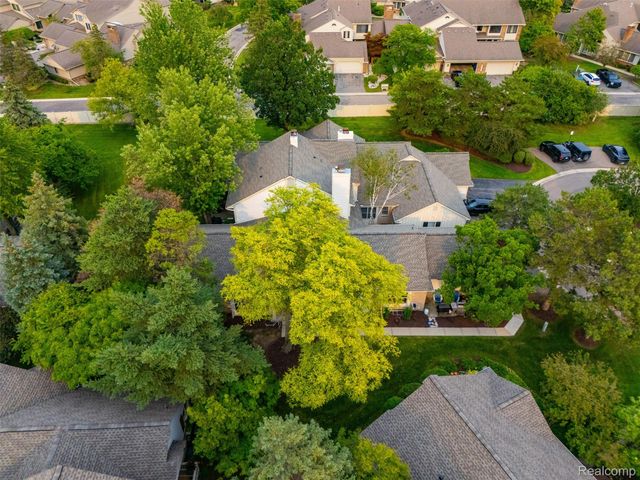 6012 Danbury Court, West Bloomfield Charter Township, MI 48322