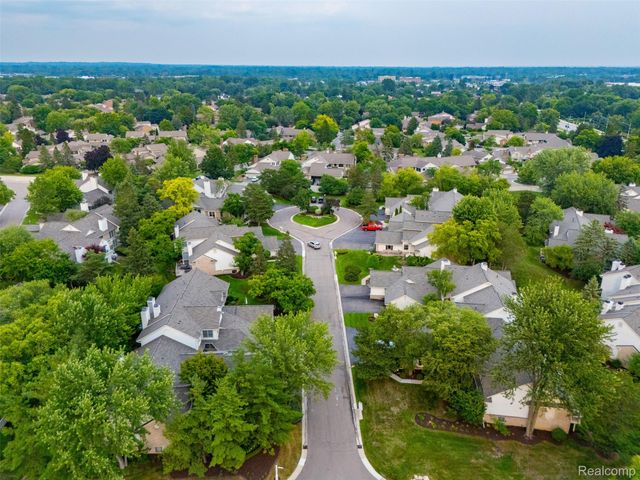 6012 Danbury Court, West Bloomfield Charter Township, MI 48322