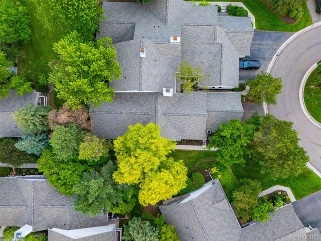 6012 Danbury Court, West Bloomfield Charter Township, MI 48322