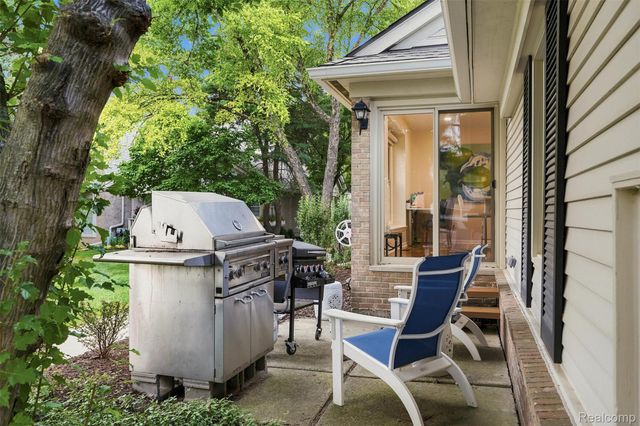 6012 Danbury Court, West Bloomfield Charter Township, MI 48322