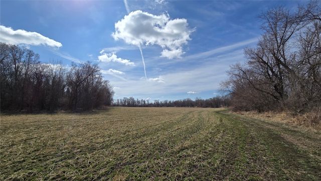 31 Acres N Center Point Road, Center Point, IA 52213