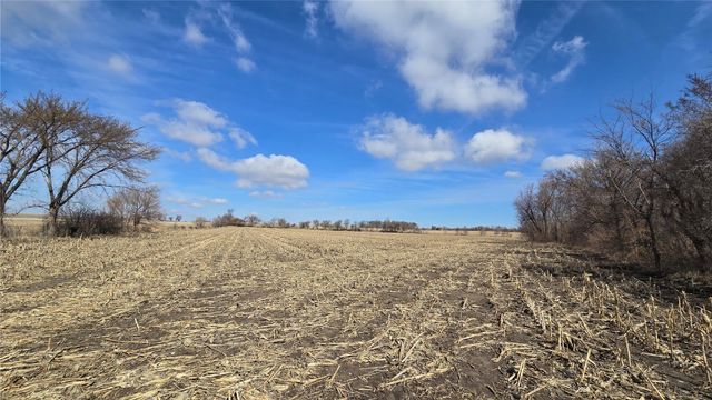 31 Acres N Center Point Road, Center Point, IA 52213