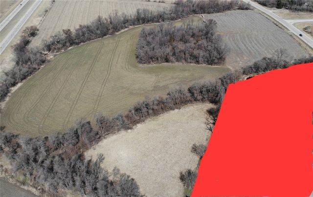 31 Acres N Center Point Road, Center Point, IA 52213