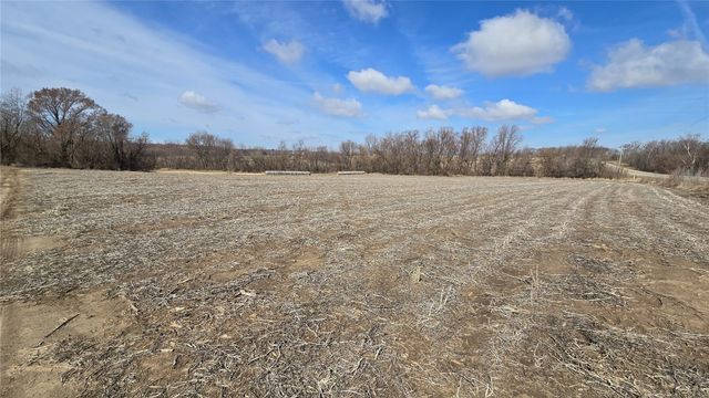 31 Acres N Center Point Road, Center Point, IA 52213