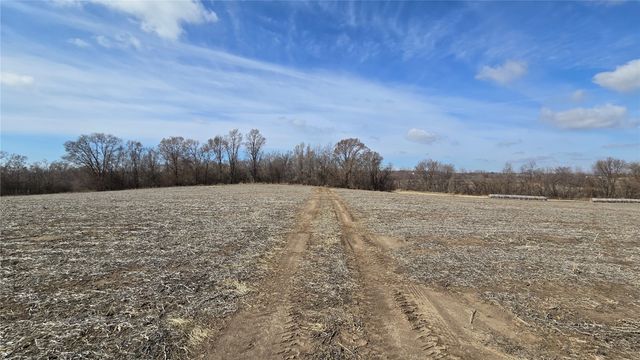 31 Acres N Center Point Road, Center Point, IA 52213